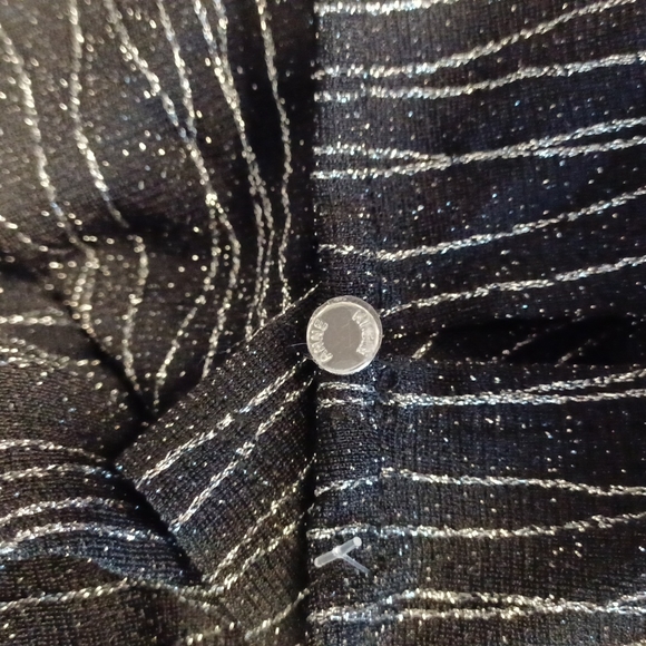 Anne Klein Black & Silver Knit Top NWT- Sz. Med - Picture 5 of 10